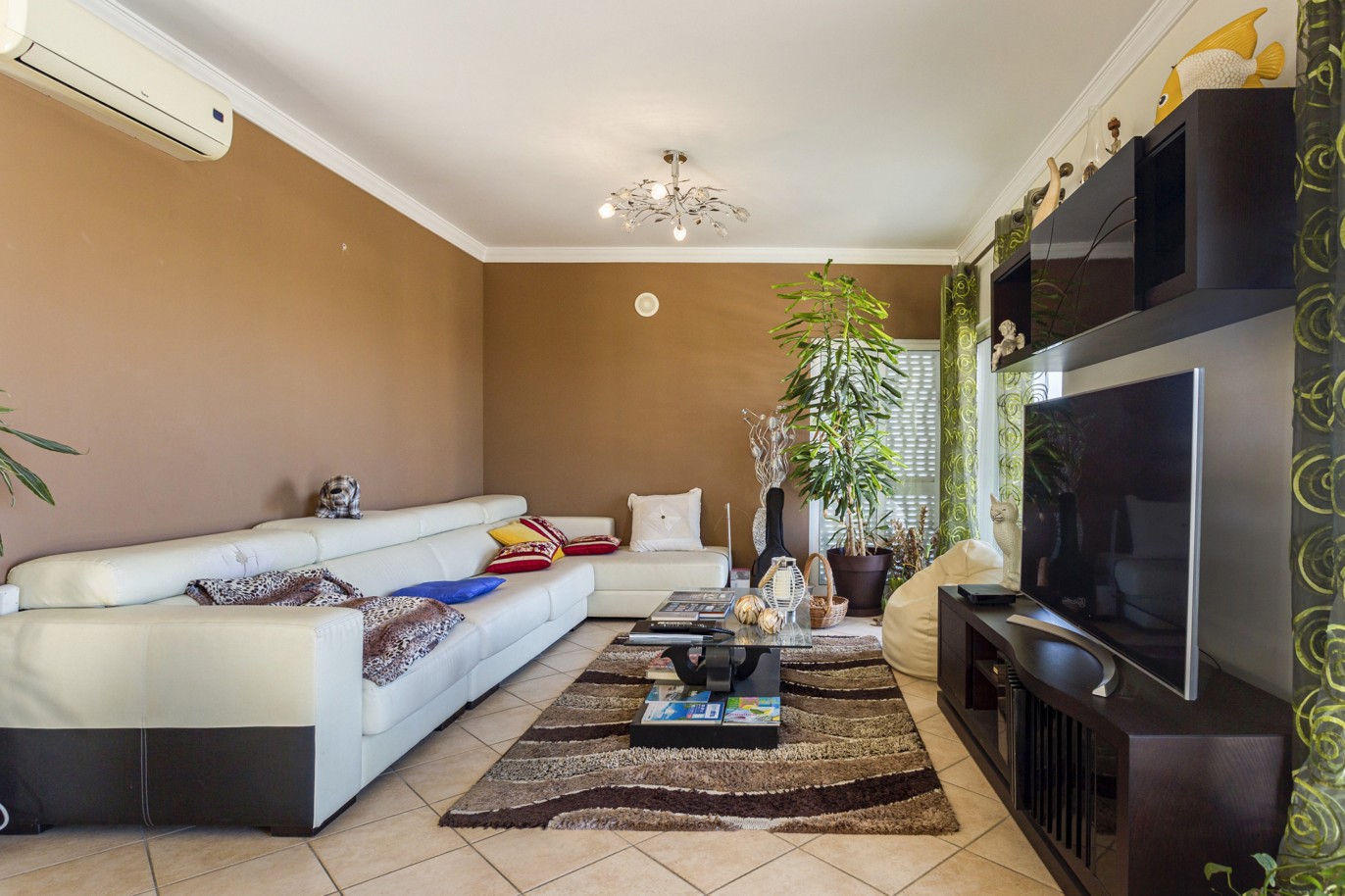 Villa de 4 dormitorios con piscina y vistas al mar, en venta en Albufeira, Algarve_223813
