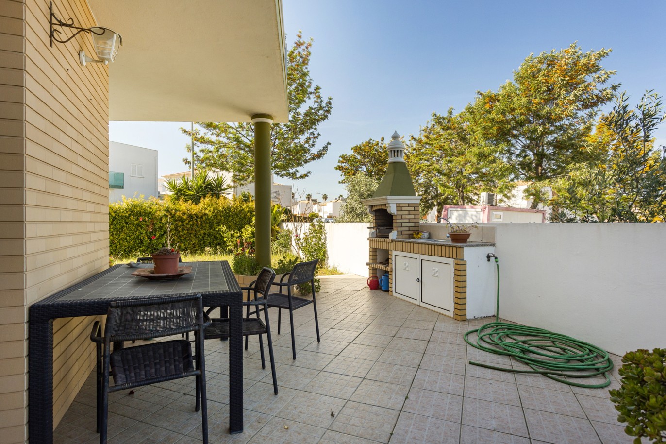 Villa de 4 dormitorios con piscina y vistas al mar, en venta en Albufeira, Algarve_223837