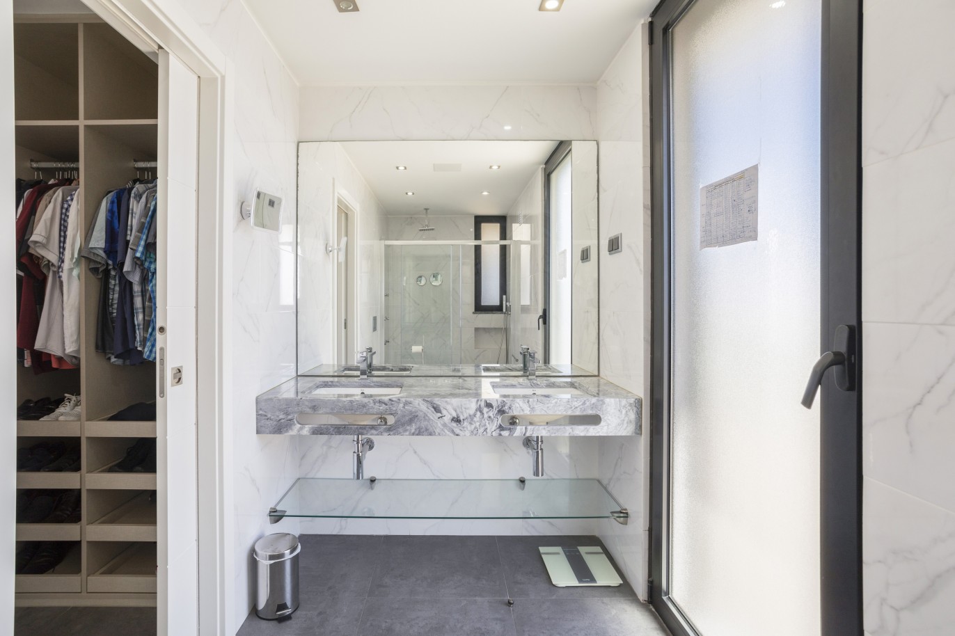 4+1 Schlafzimmer Villa mit Schwimmbad zu verkaufen in Quarteira, Algarve_224420