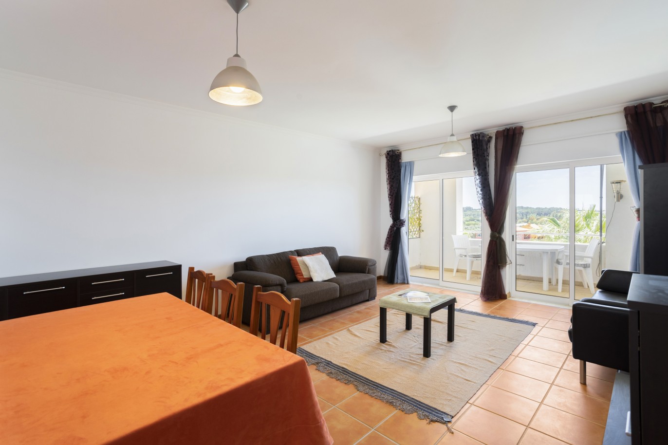 Piso de 3 dormitorios en condominio cerrado, en venta en vilamoura, Algarve_224425