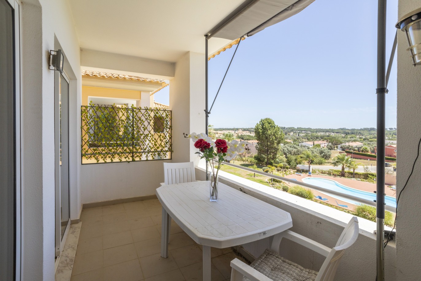 Appartement de 3 chambres à coucher dans un condominium fermé, à vendre à vilamoura, Algarve_224436