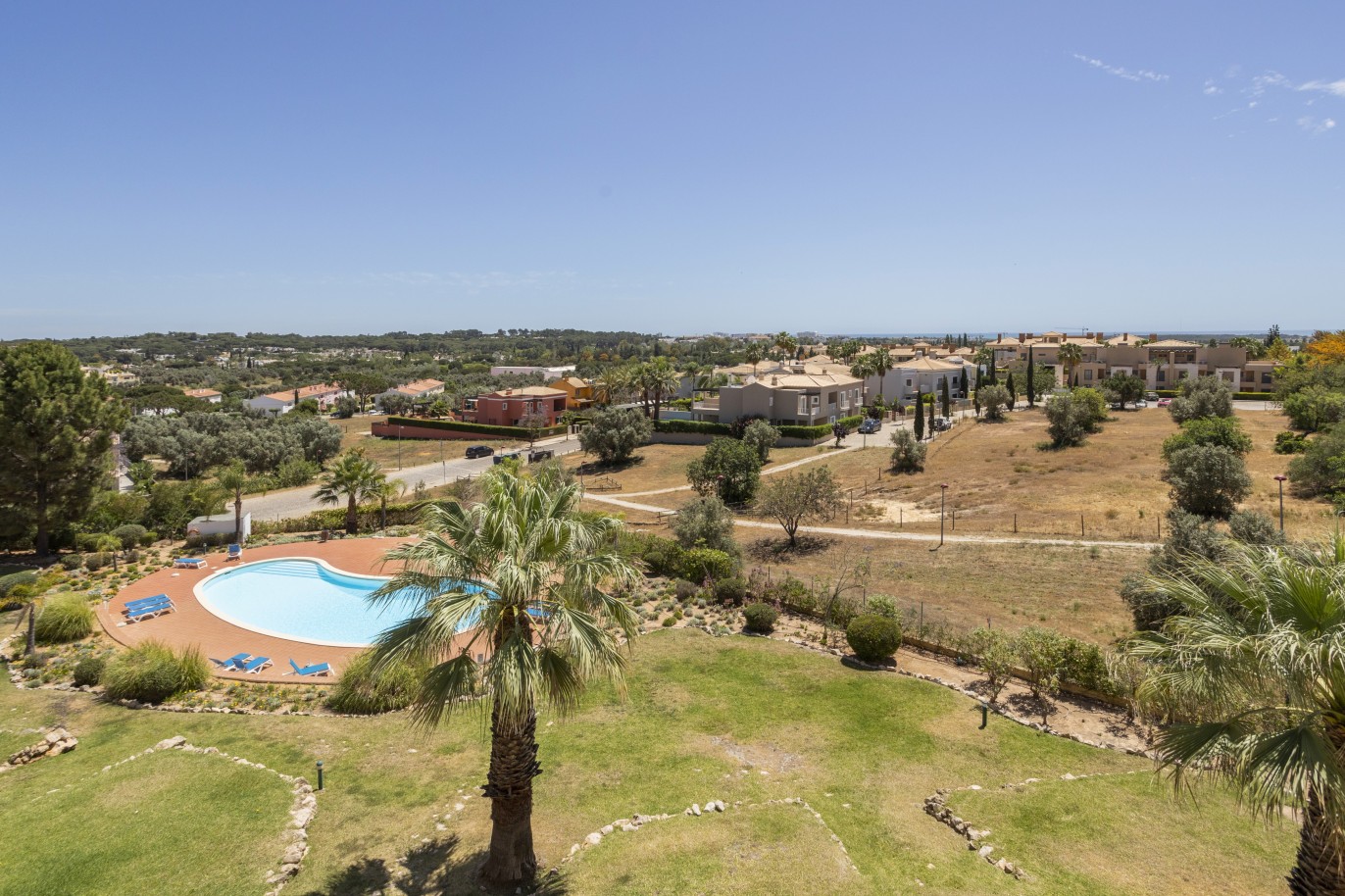 Appartement de 3 chambres à coucher dans un condominium fermé, à vendre à vilamoura, Algarve_224439
