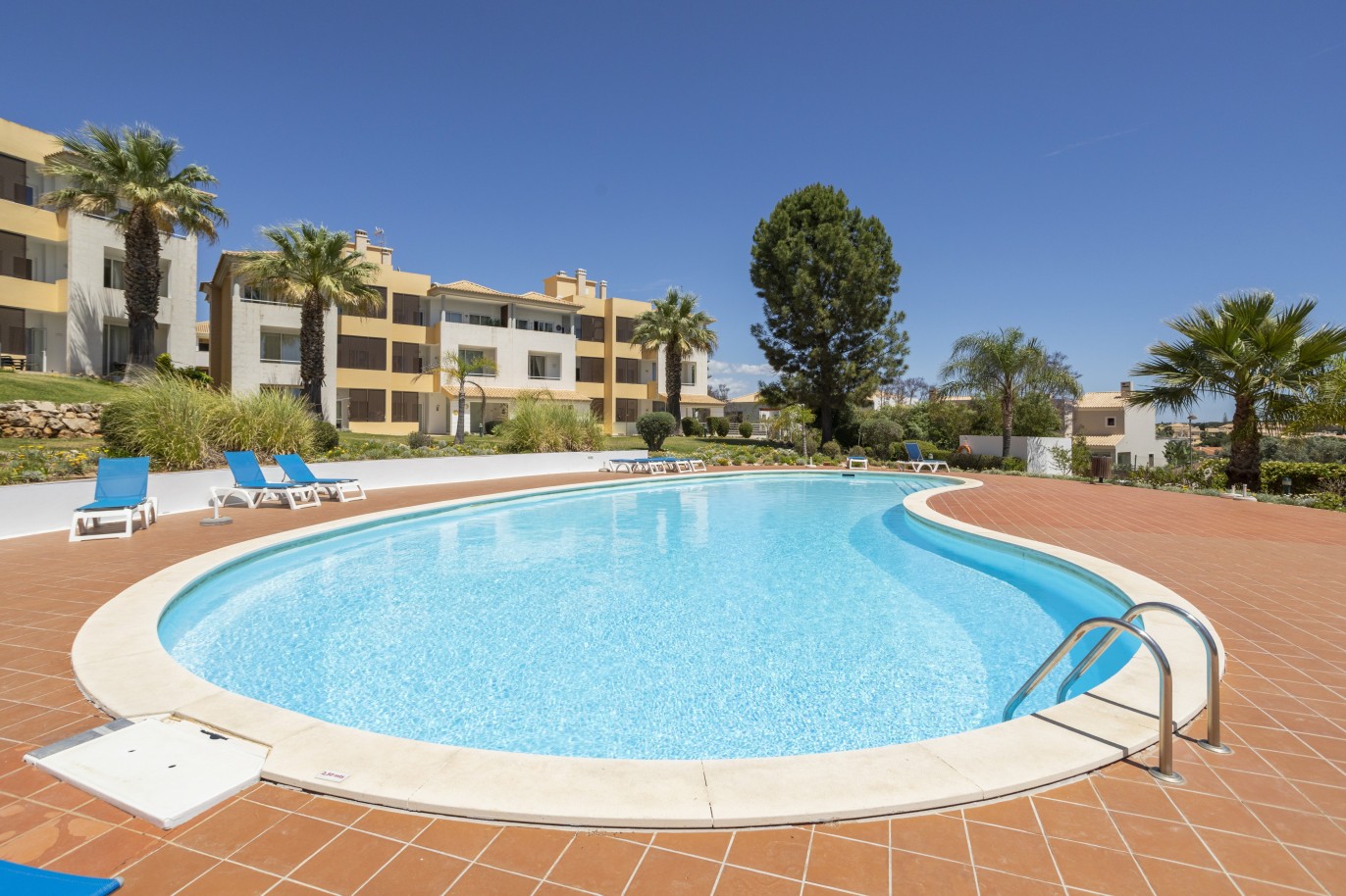 Appartement de 3 chambres à coucher dans un condominium fermé, à vendre à vilamoura, Algarve_224444