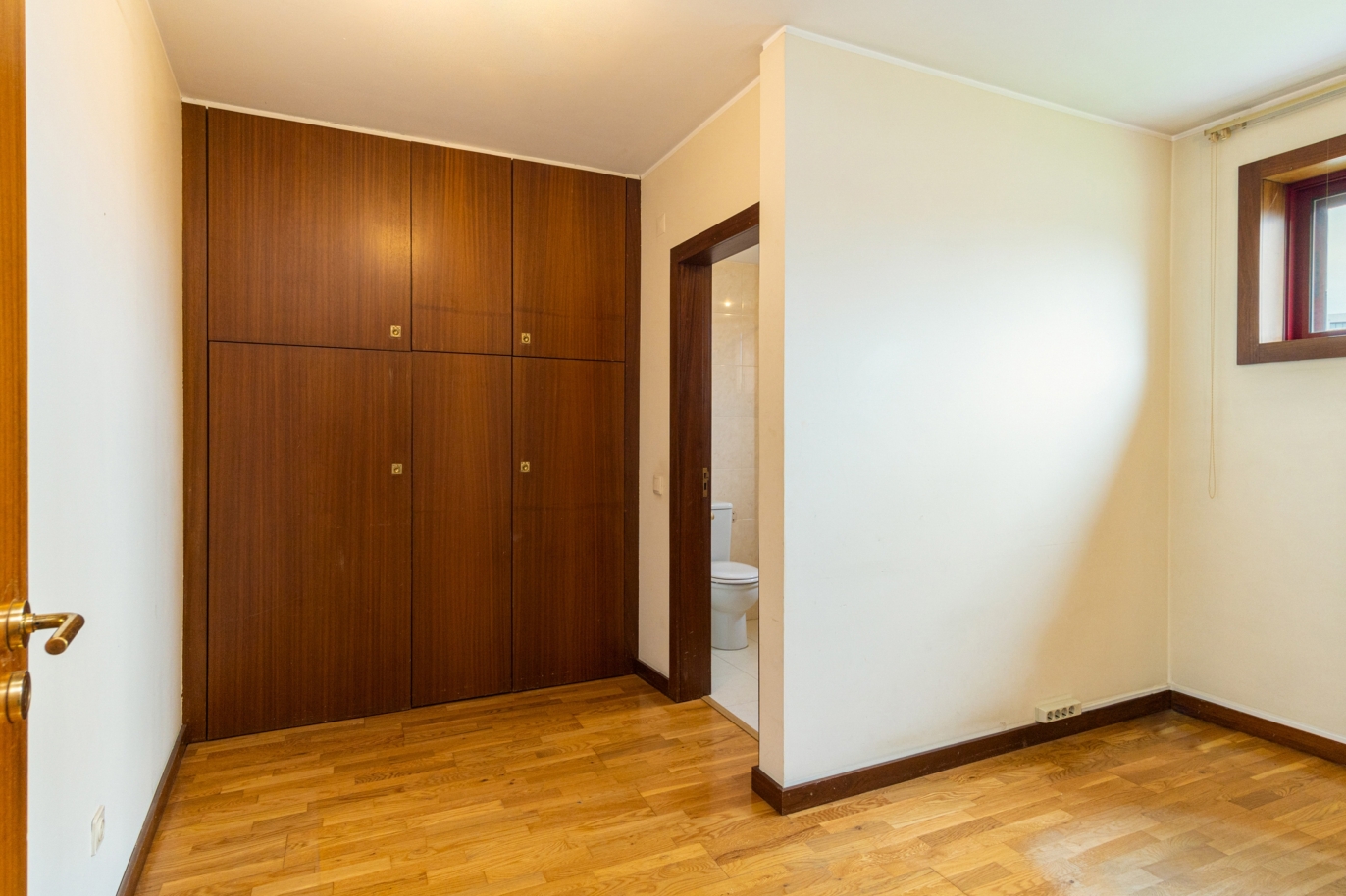Piso de 3 habitaciones, en venta, en Porto, Portugal_224693