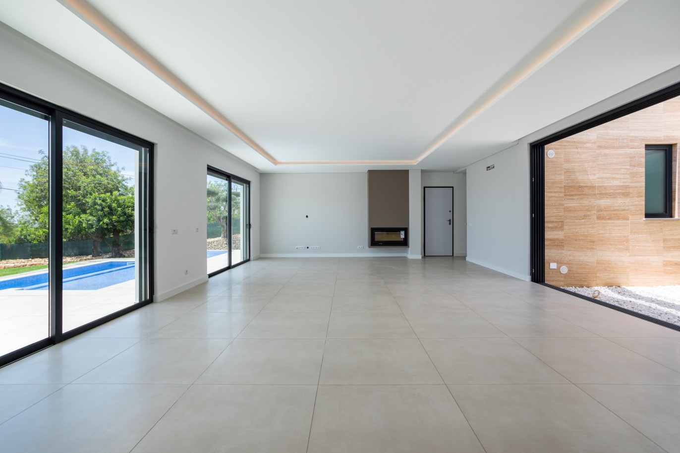 Villa de 4+1 Dormitorios con piscina y vistas al mar, en venta en Loulé, Algarve_225755