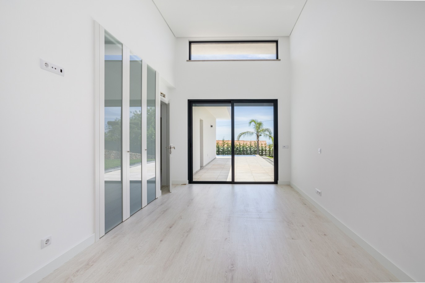 Villa 4+1 chambres avec piscine et vue sur la mer, à vendre à Loulé, Algarve_225756