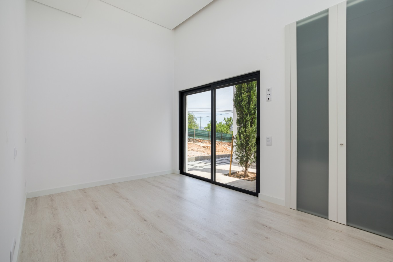 Villa de 4+1 Dormitorios con piscina y vistas al mar, en venta en Loulé, Algarve_225758
