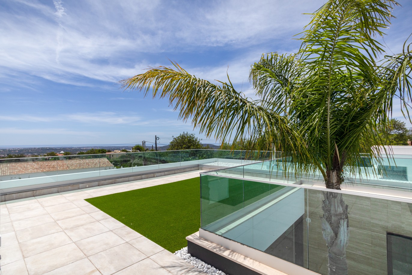 Villa de 4+1 Dormitorios con piscina y vistas al mar, en venta en Loulé, Algarve_225768