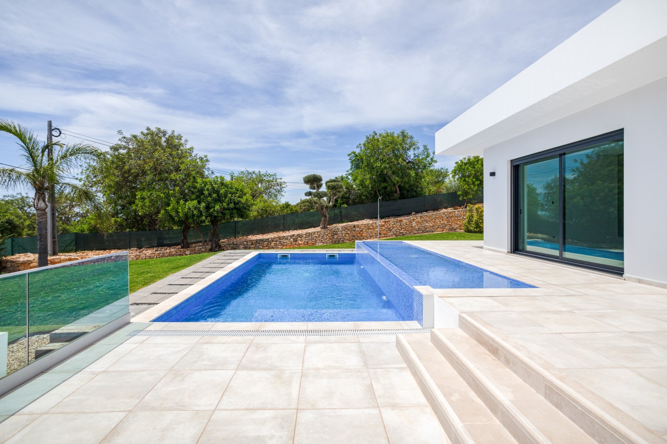 Villa de 4+1 Dormitorios con piscina y vistas al mar, en venta en Loulé, Algarve_225773