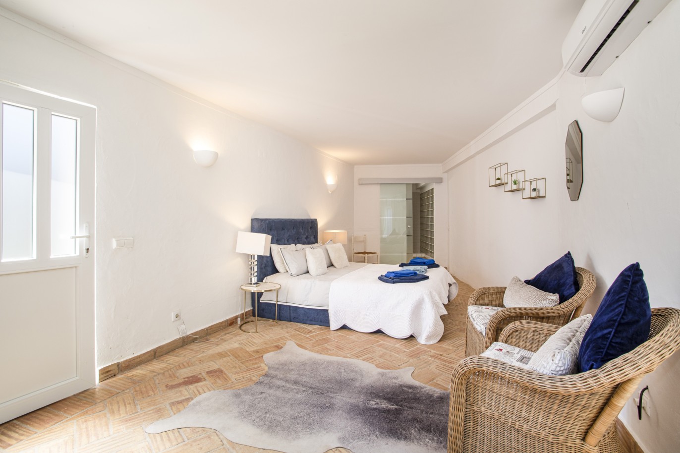 Villa de 6 dormitorios con jardín y piscina, en venta en Boliqueime, Algarve_226005