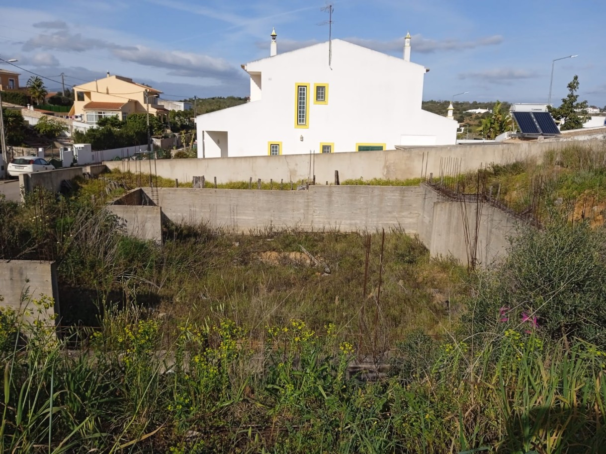 Terreno edificable, en venta en Mexilhoeira Grande, Algarve_226332