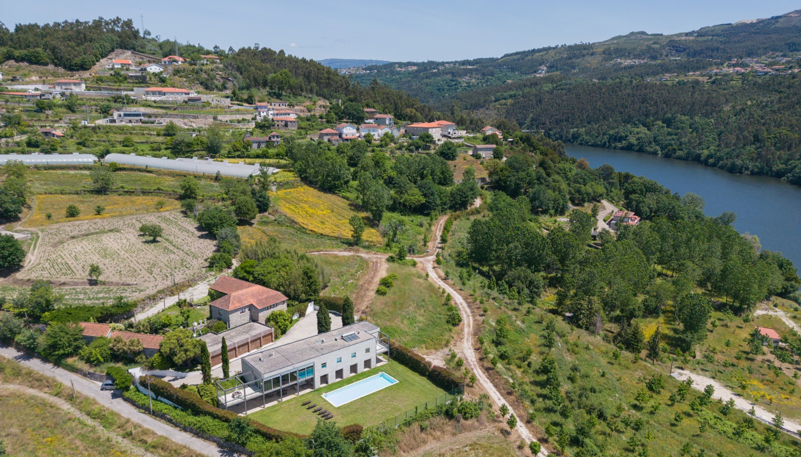 Luxury and modern villa, with river views, Penafiel, Portugal_226384