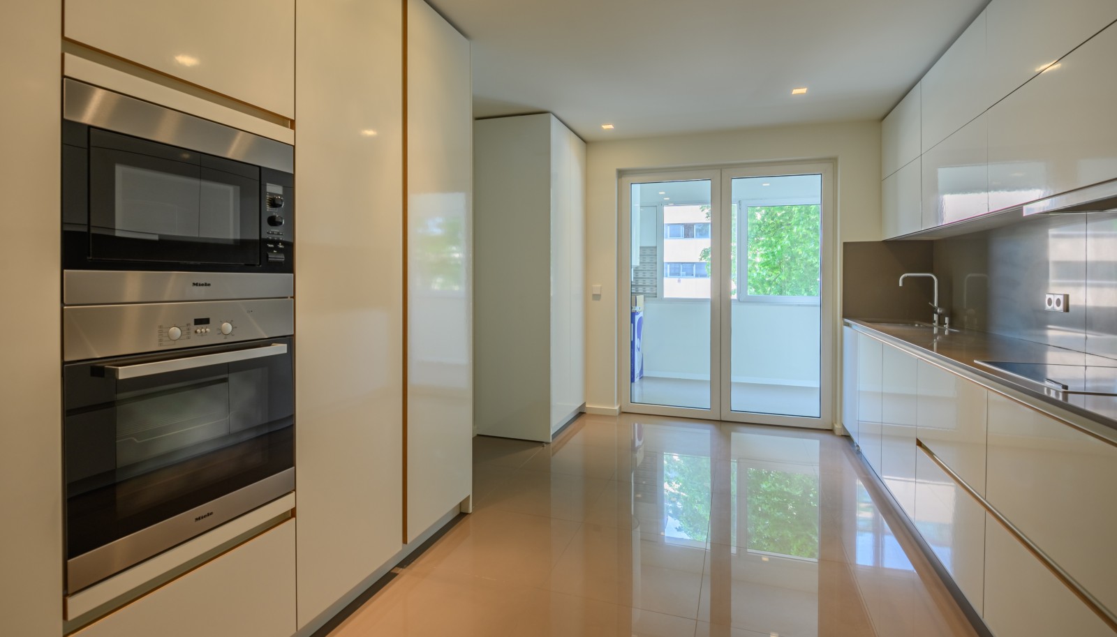 Luxuriöse 4-Zimmer-Wohnung mit Balkon, zu verkaufen, in Porto, Portugal_226443