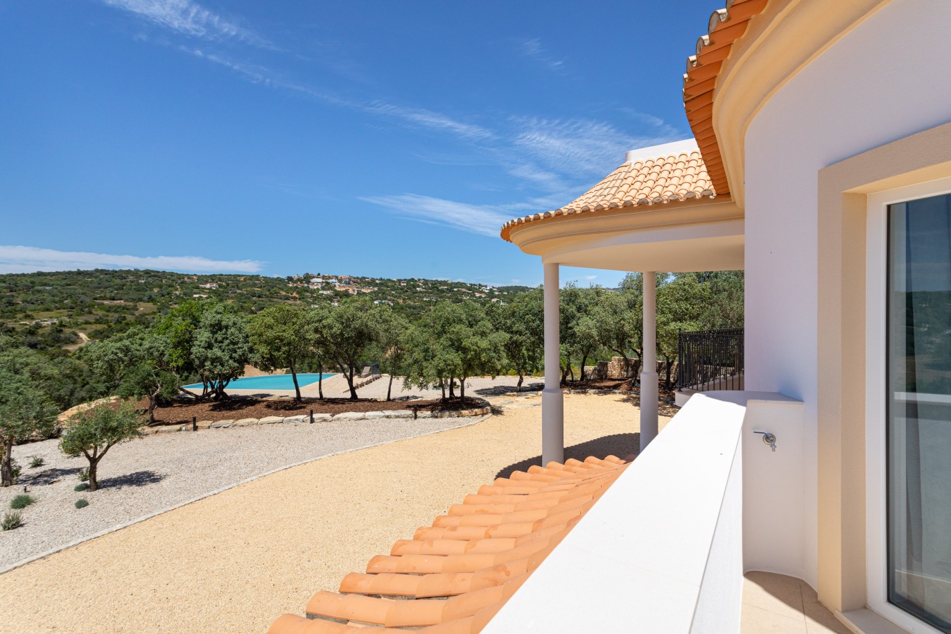 Villa de 6 chambres avec piscine, à vendre à Santa Bárbara de Nexe, Algarve_226457