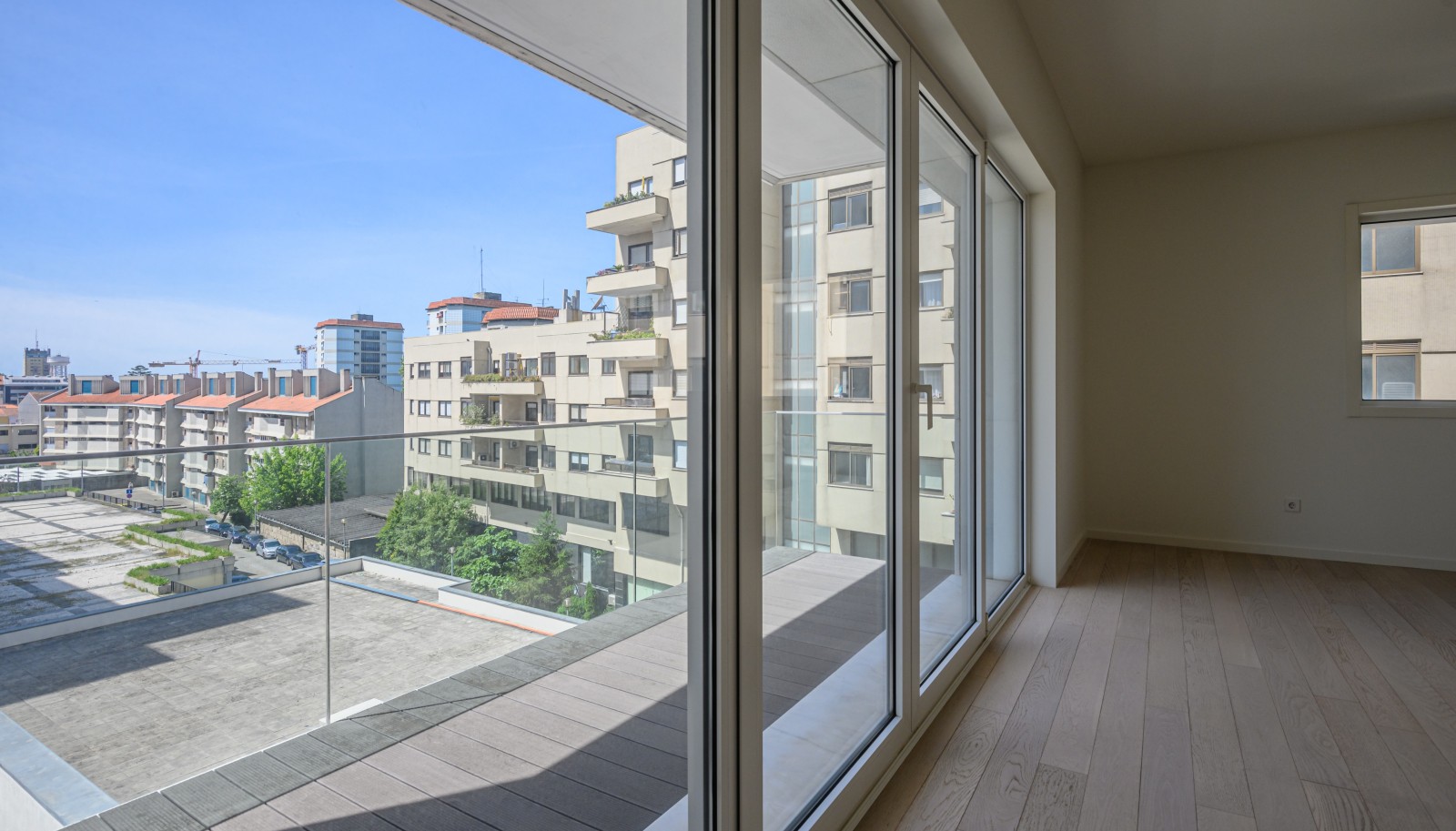 Luxury 3 bedroom apartment with balcony, for sale, in Porto, Portugal_226540