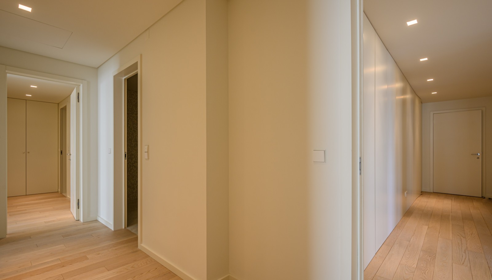 Luxuriöse 3-Zimmer-Wohnung mit Balkon, zu verkaufen, in Porto, Portugal_226543