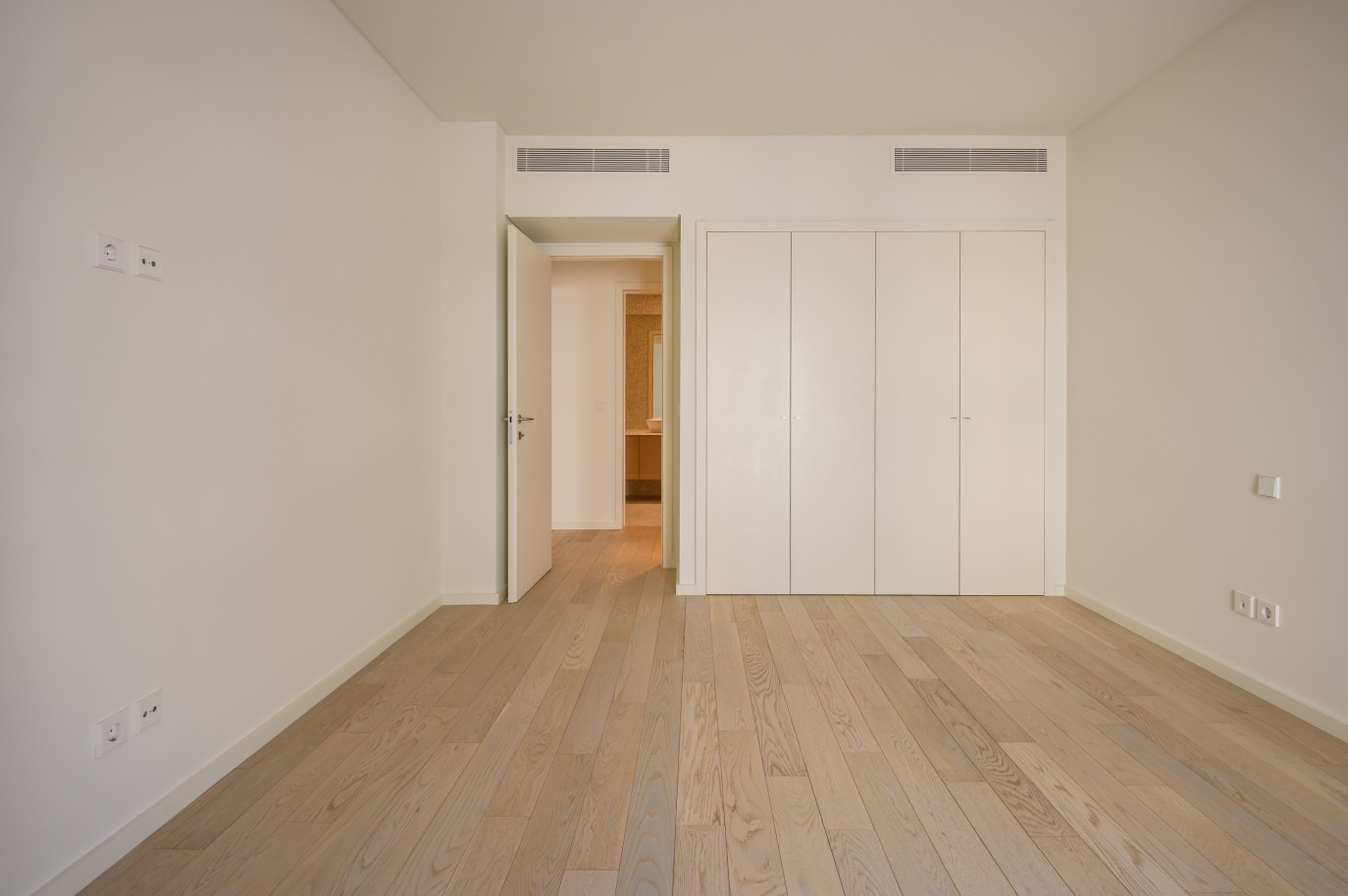 Lujoso piso de 3 dormitorios con balcón, en venta, en Oporto, Portugal_226547