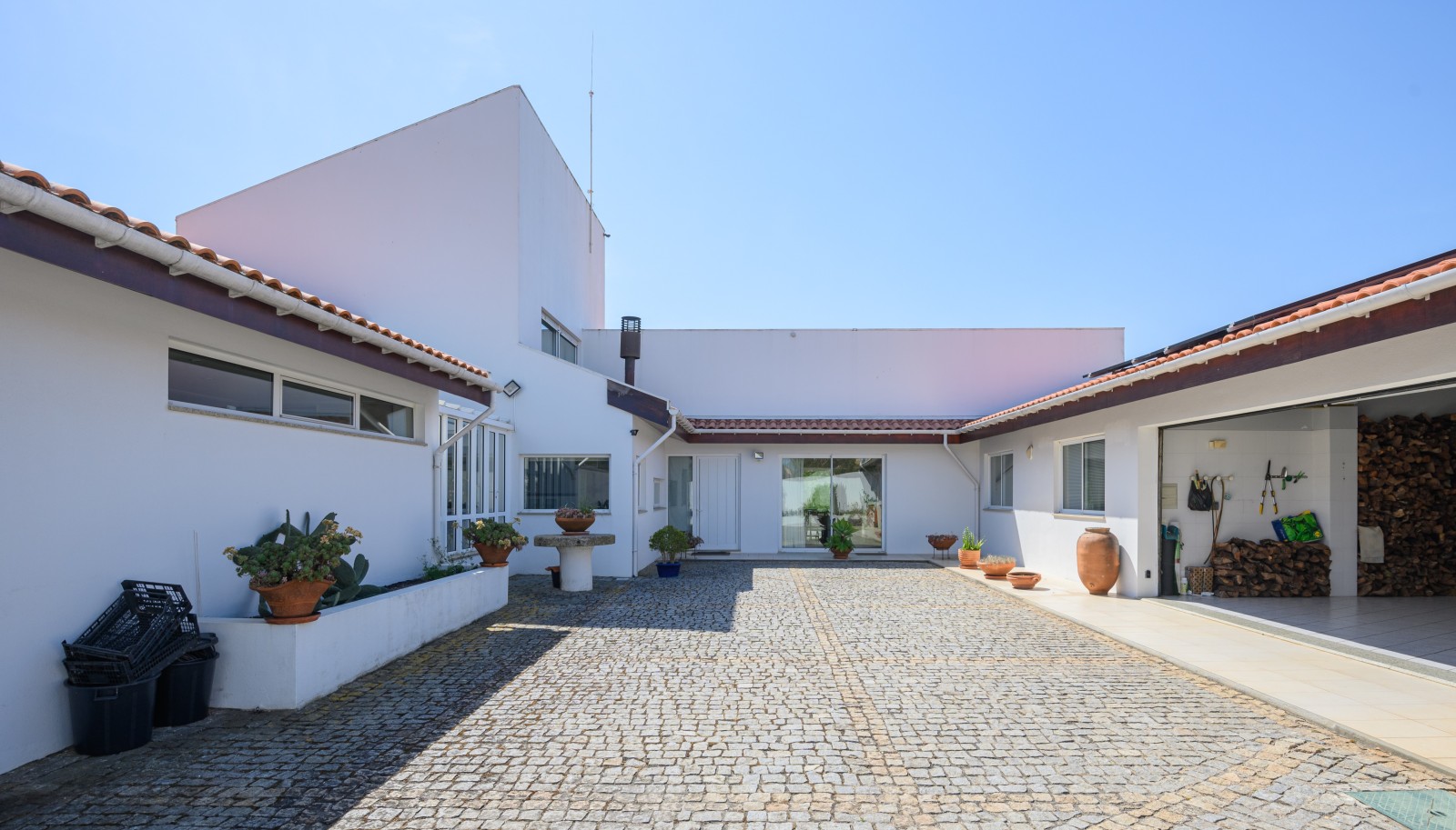 Villa con piscina y jardín, en venta, en Valadares, V. N. Gaia, Portugal_227031