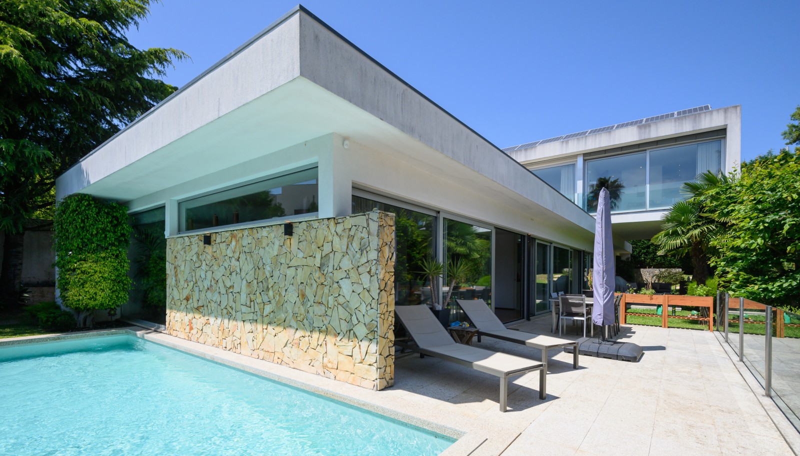 Villa moderna en venta, con piscina y jardín, en condominio cerrado, Porto, Portugal_227259