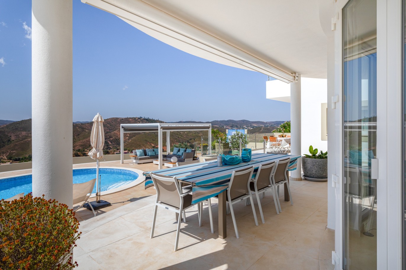4-Schlafzimmer-Luxus-Villa mit Pool zu verkaufen in Silves, Algarve_227365