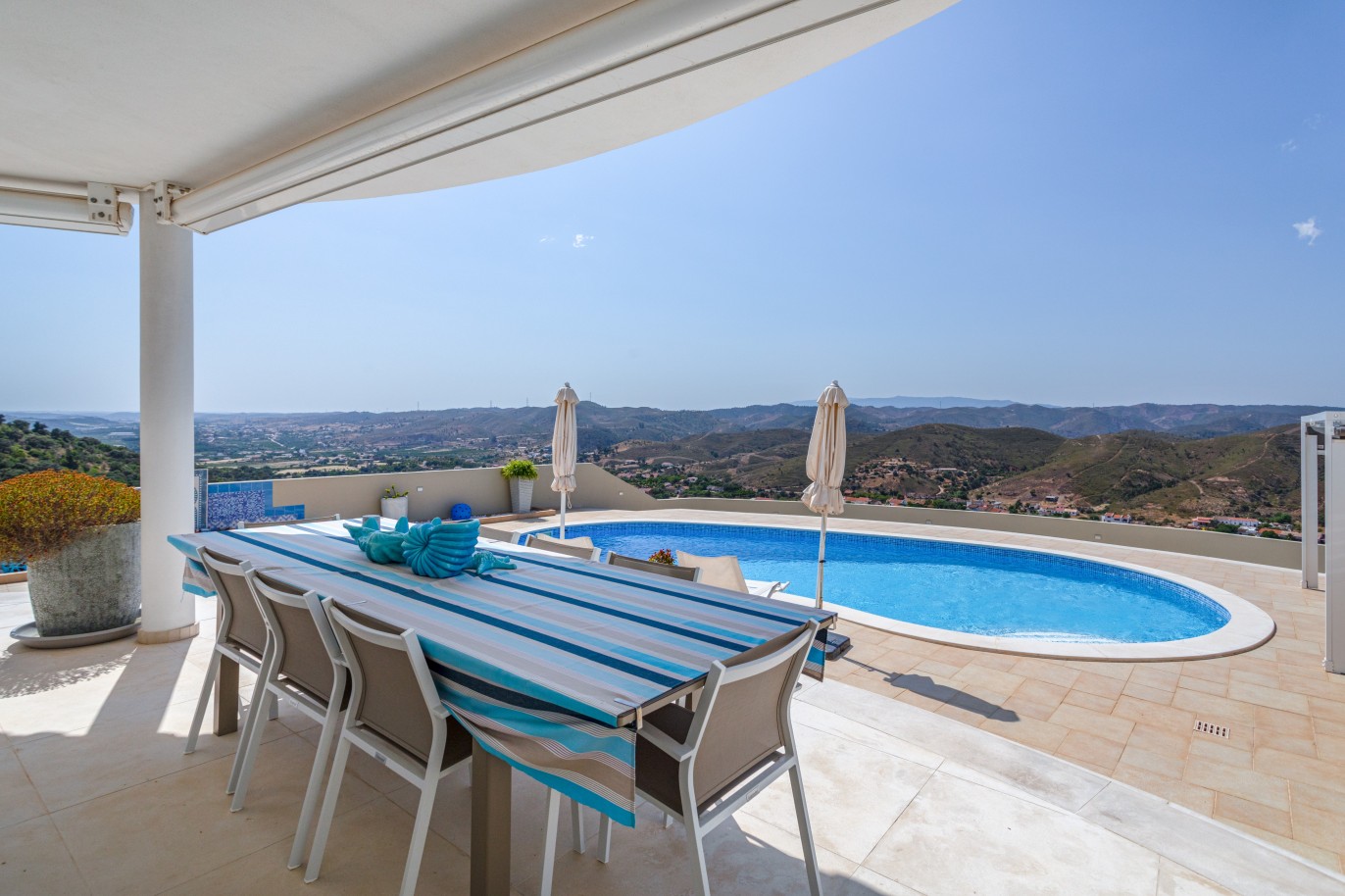 4-Schlafzimmer-Luxus-Villa mit Pool zu verkaufen in Silves, Algarve_227366