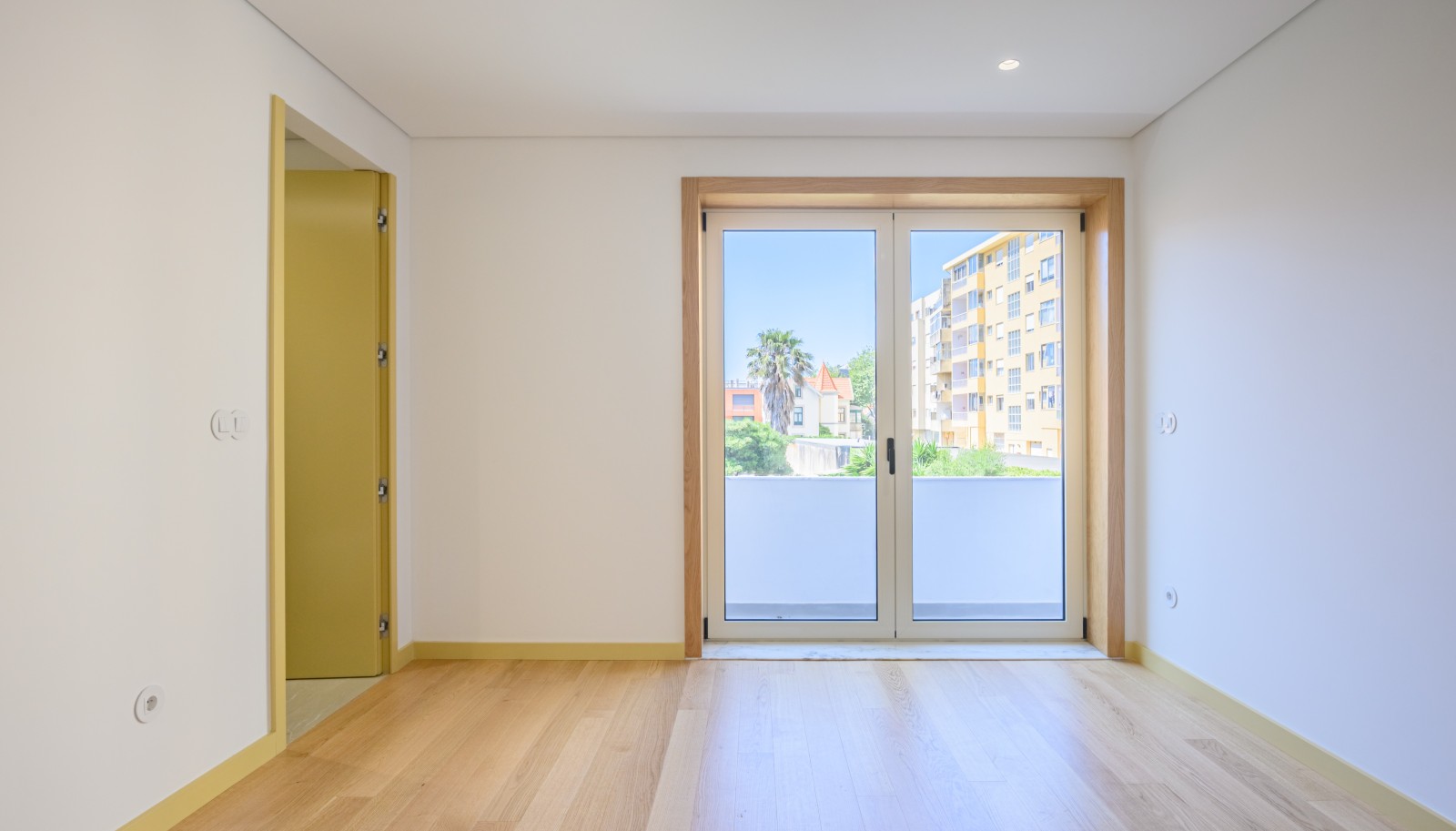 Piso de 3 habitaciones con balcón, en venta, en Foz do Douro, Porto, Portugal_227380
