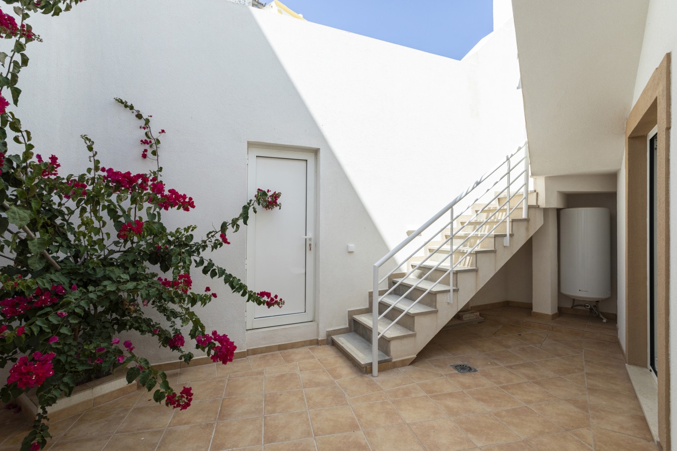 Renovierte Villa mit 3 Schlafzimmern zu verkaufen in der Innenstadt von Olhão, Algarve_227461