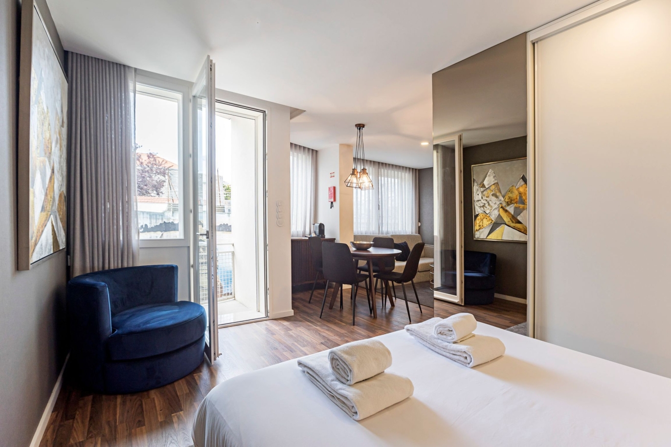 Appartement avec balcon, à vendre, dans le centre de Porto, Portugal_228070