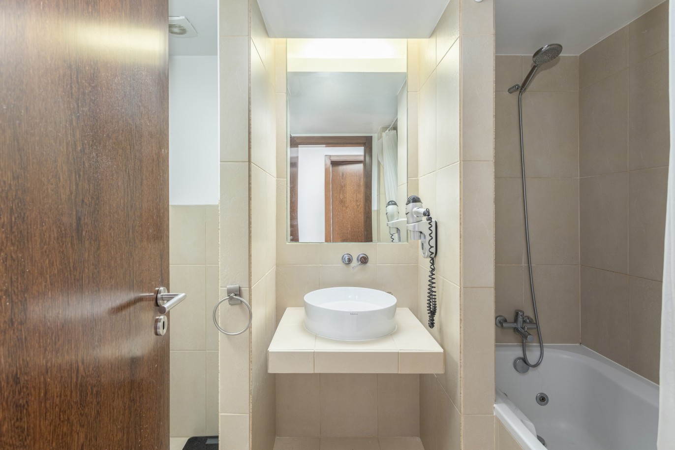 1 bedroom apartment in luxury condominium, for sale in Salgados, Algarve_228199