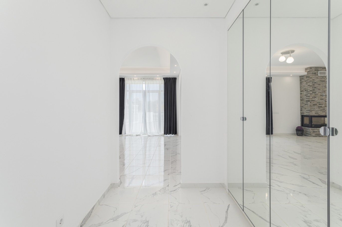 3 bedroom fully renovated villa for sale in Rosmalho, Algarve_228205