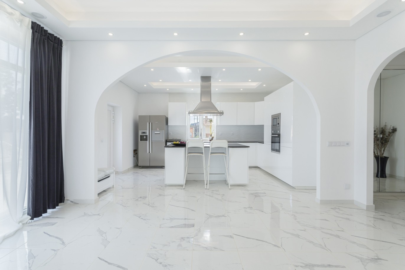 Villa de 3 chambres entièrement rénovée à vendre à Rosmalho, Algarve_228209