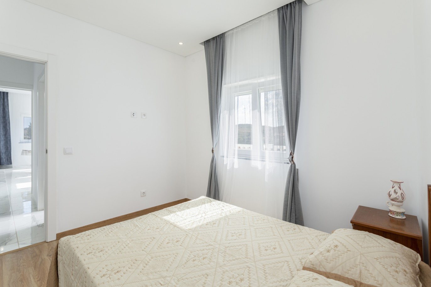 Villa mit 3 Schlafzimmern, komplett renoviert, zu verkaufen in Rosmalho, Algarve_228216