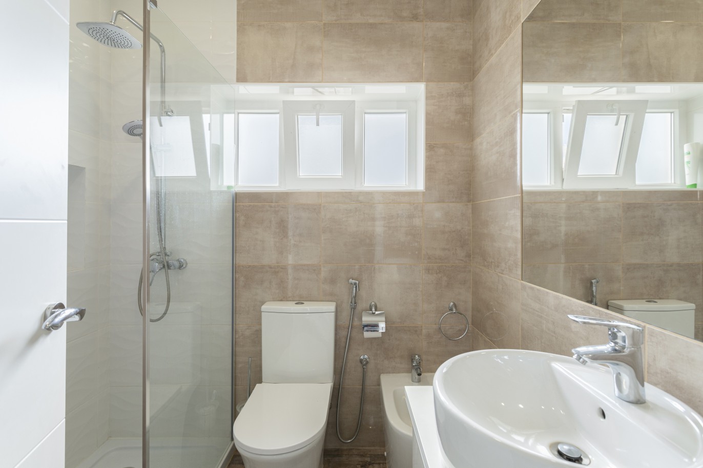 3 bedroom fully renovated villa for sale in Rosmalho, Algarve_228220