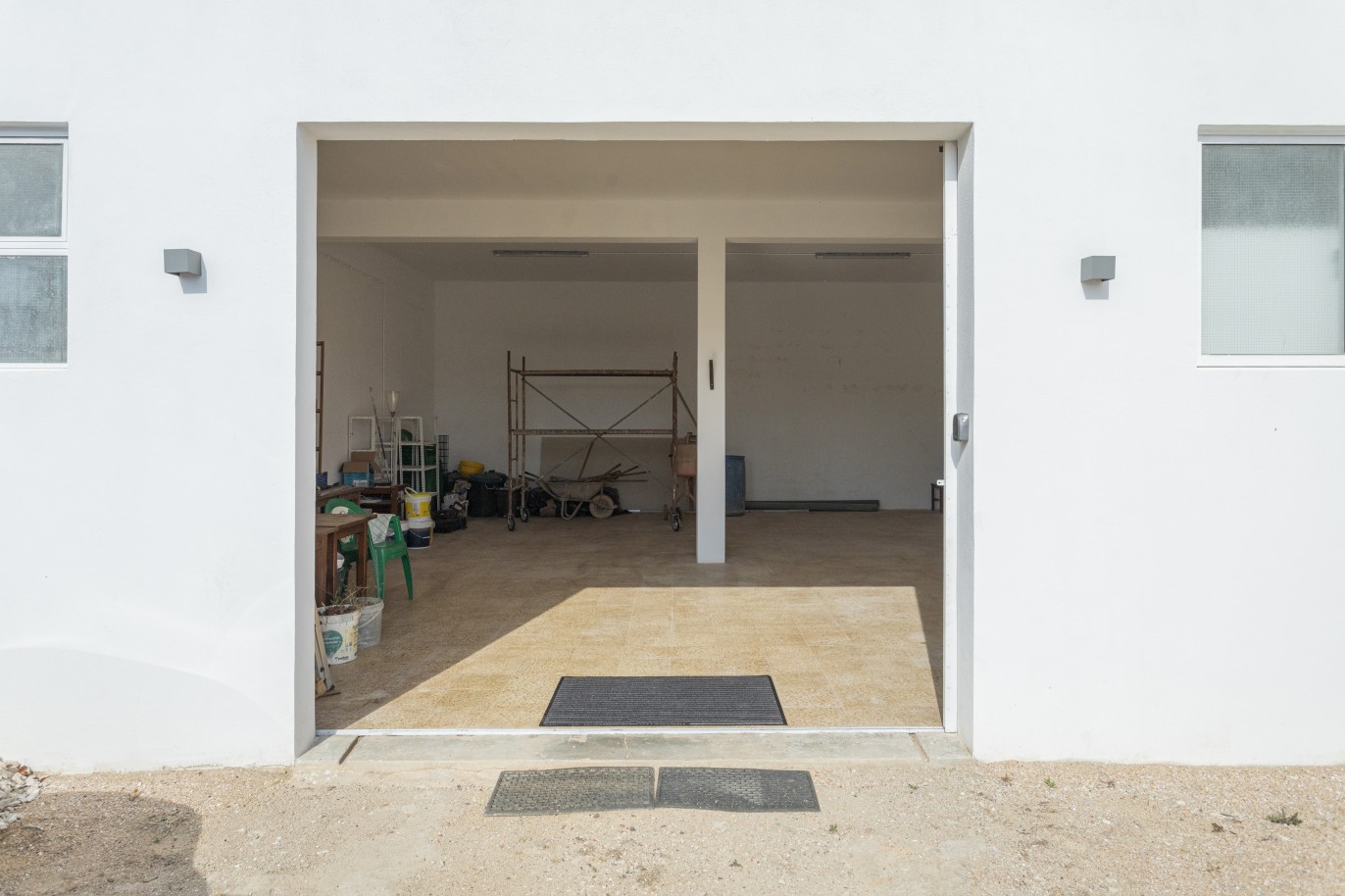 Villa de 3 chambres entièrement rénovée à vendre à Rosmalho, Algarve_228226