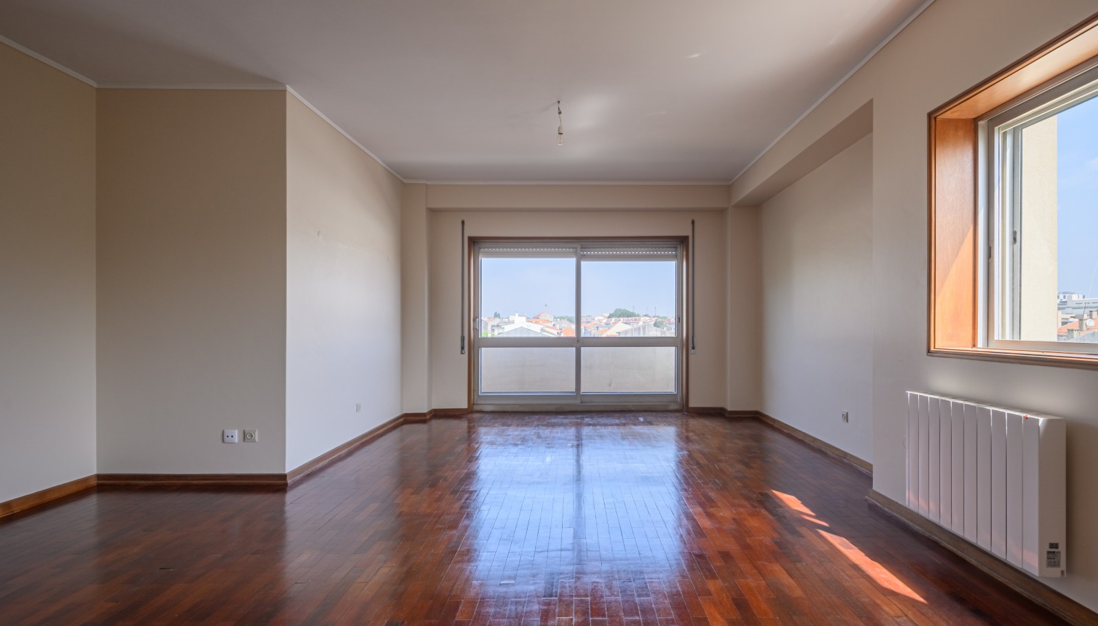 Piso de 4 dormitorios con balcón, en venta, en Porto, Portugal_228348