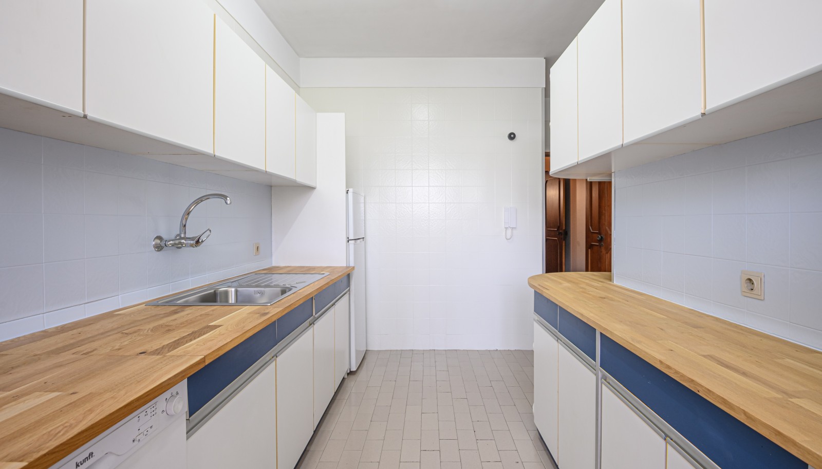 Appartement de 4 chambres avec balcon, à vendre, à Porto, Portugal_228353