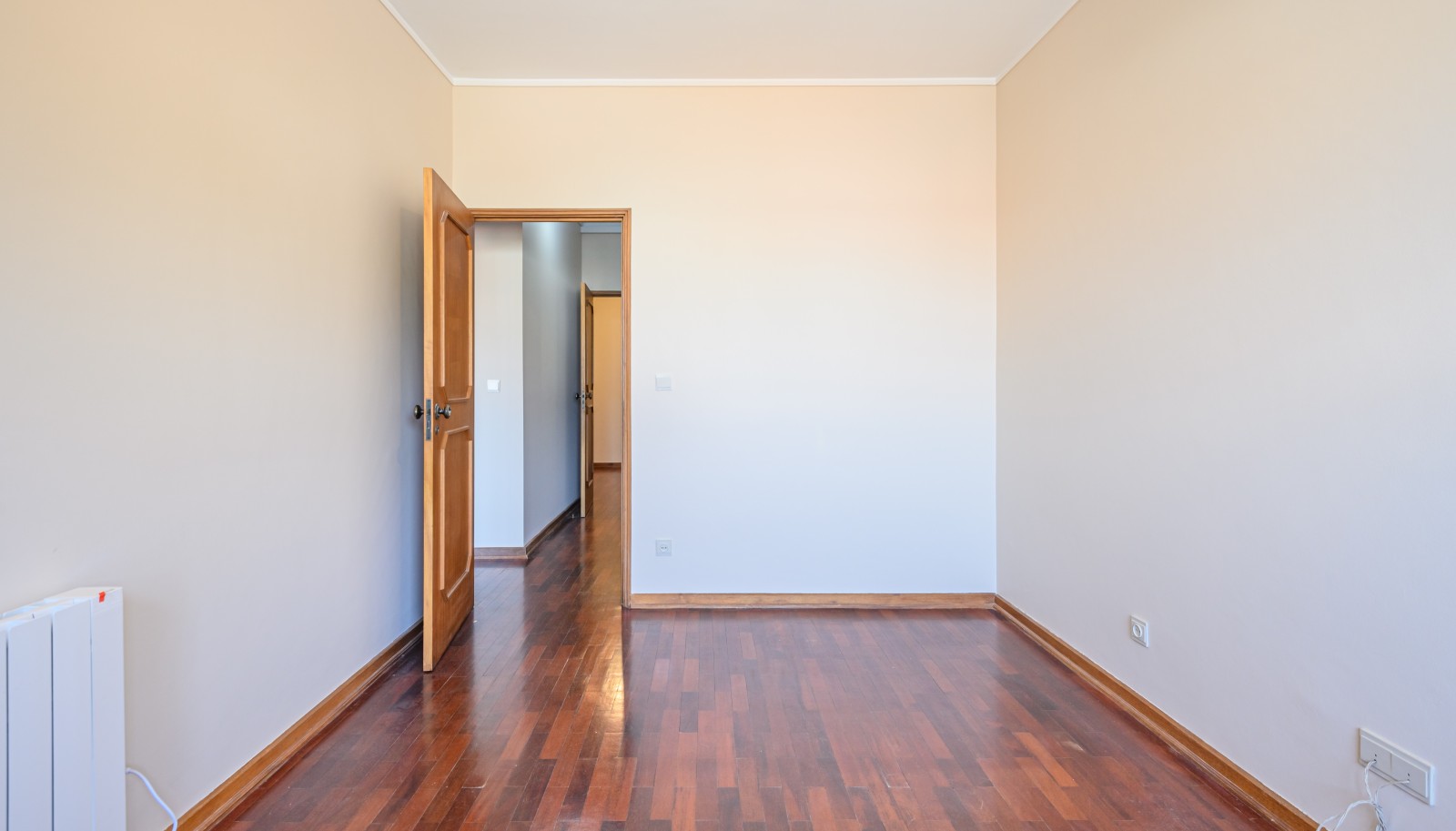 Appartement de 4 chambres avec balcon, à vendre, à Porto, Portugal_228363