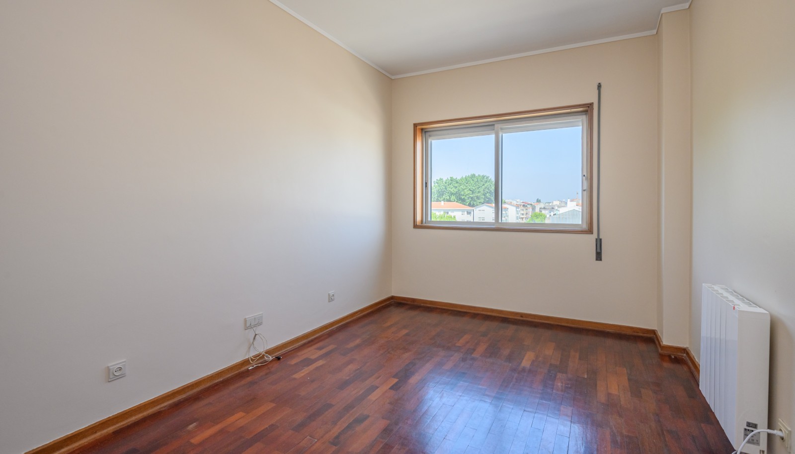 4 bedroom apartment with balcony, for sale, in Porto, Portugal_228365