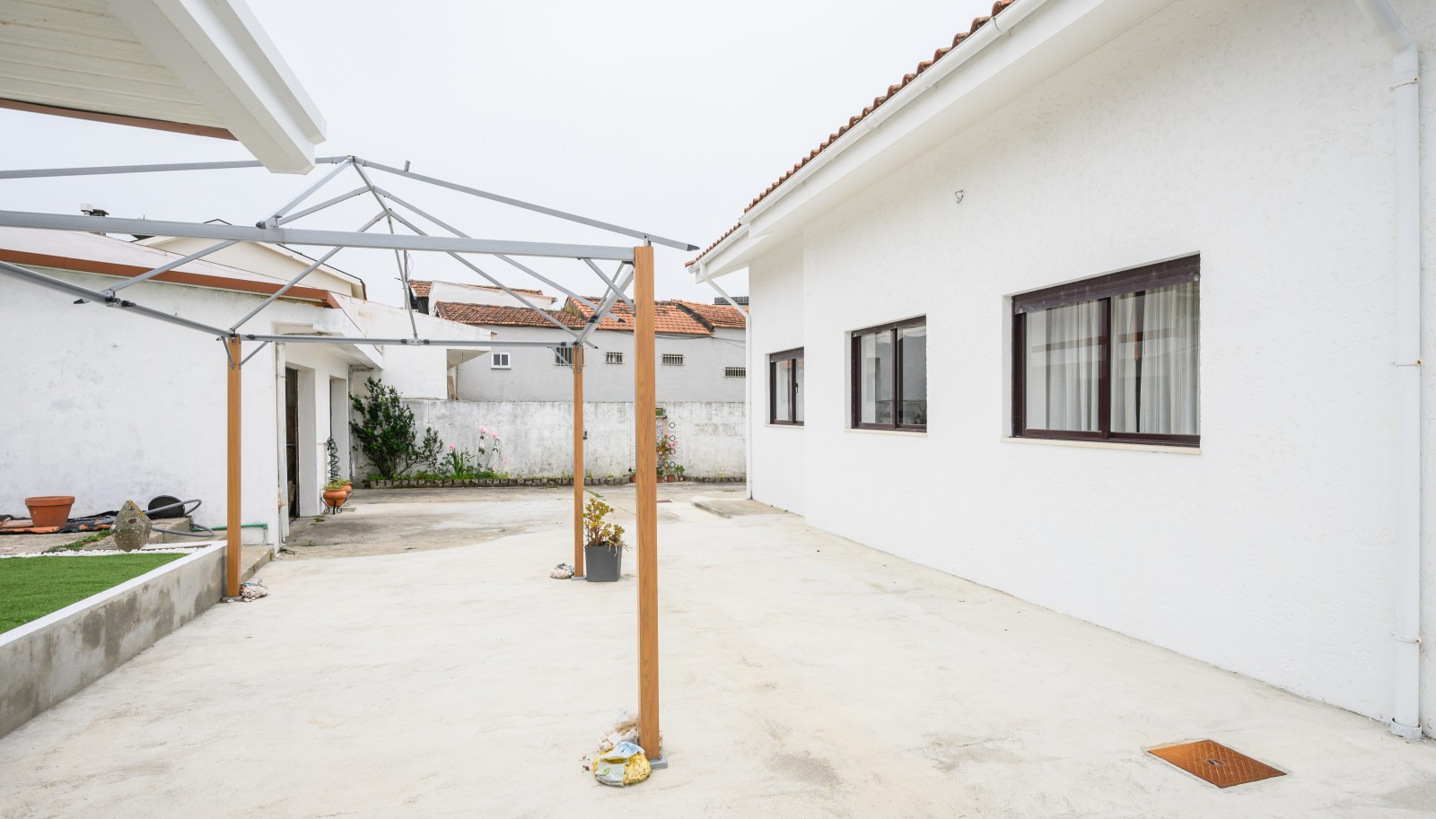 Villa rénovée avec jardin, à vendre, à Valadares, V. N. Gaia, Portugal_228443