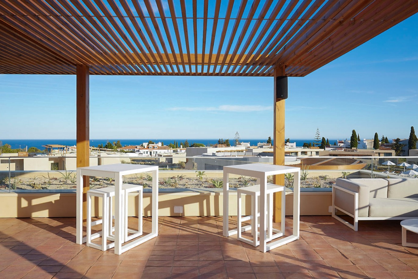 Apartamento T3 em resort, para venda em Porches, Algarve_228601