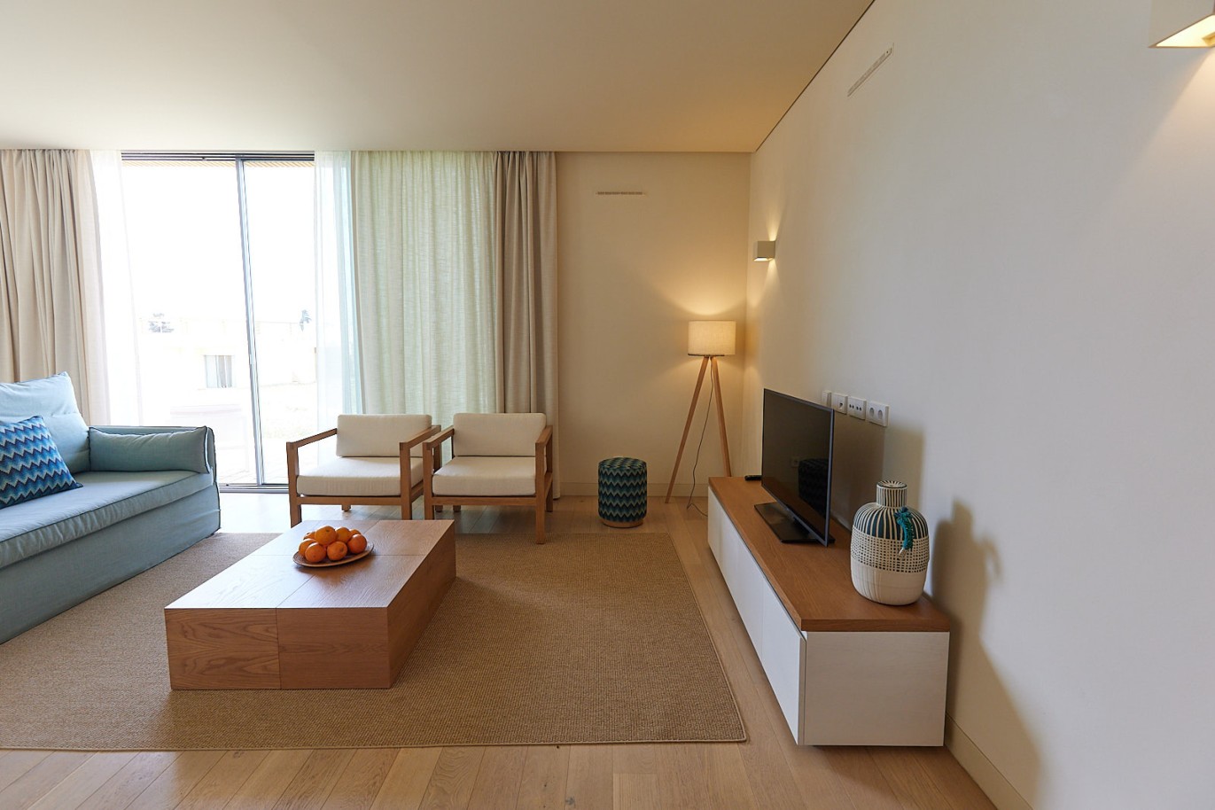 Apartamento T3 em resort, para venda em Porches, Algarve_228606