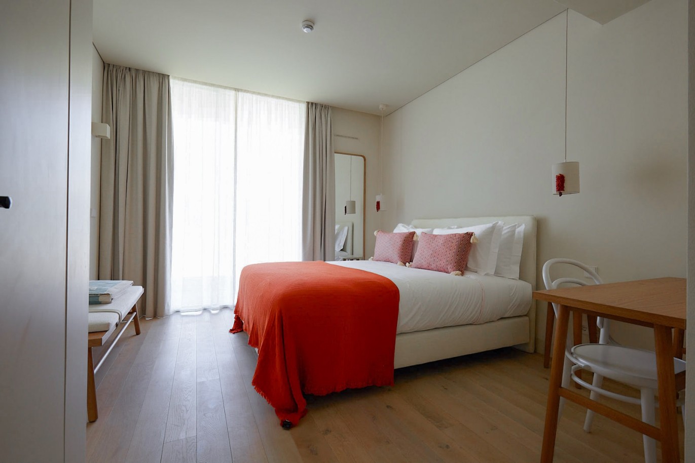 Piso de 2 dormitorios en complejo, en venta en Porches, Algarve_228698