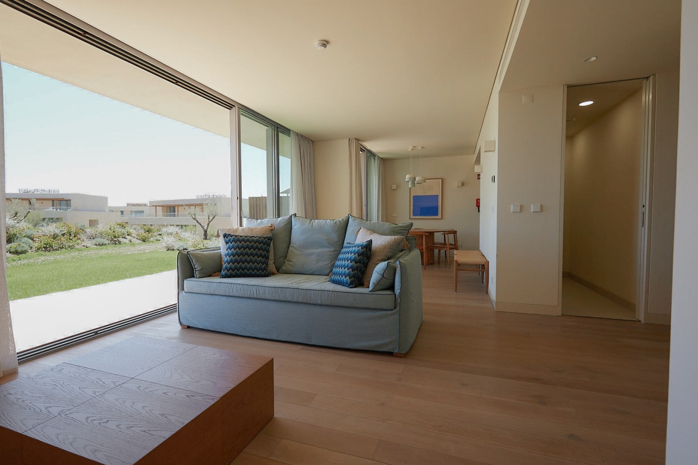 Piso de 2 dormitorios en complejo, en venta en Porches, Algarve_228701