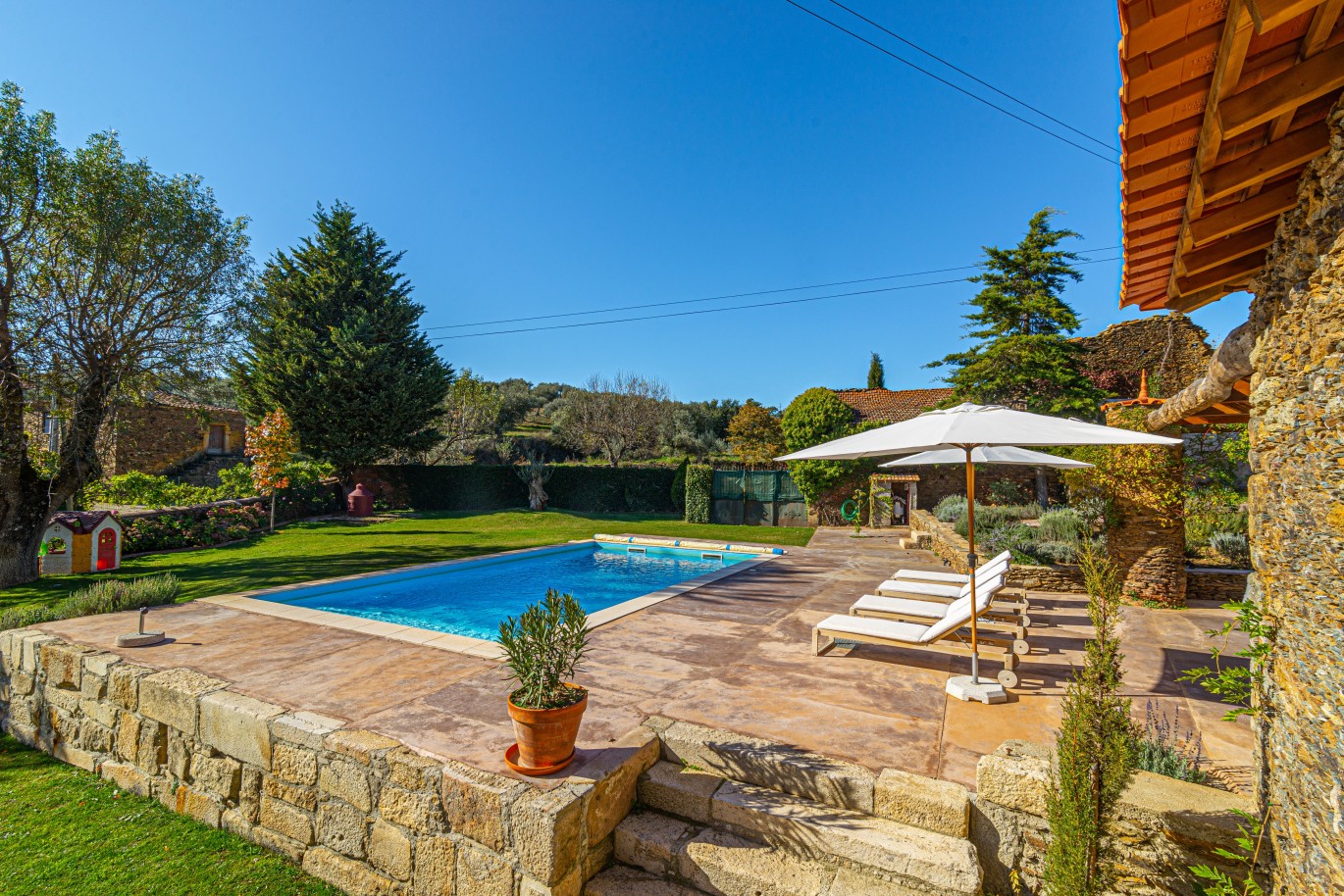 Venta: Casa de campo con piscina y jardín, en Mirandela, Bragança, Norte de Portugal_229390
