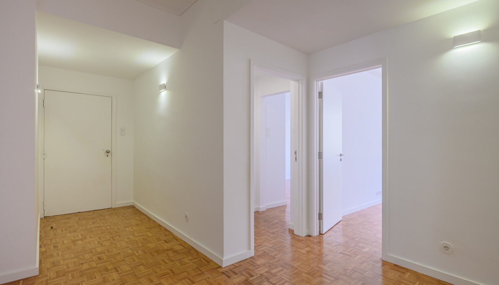 Appartement de 4 chambres à coucher avec balcon, à vendre, à Foco, Porto, Portugal_229821