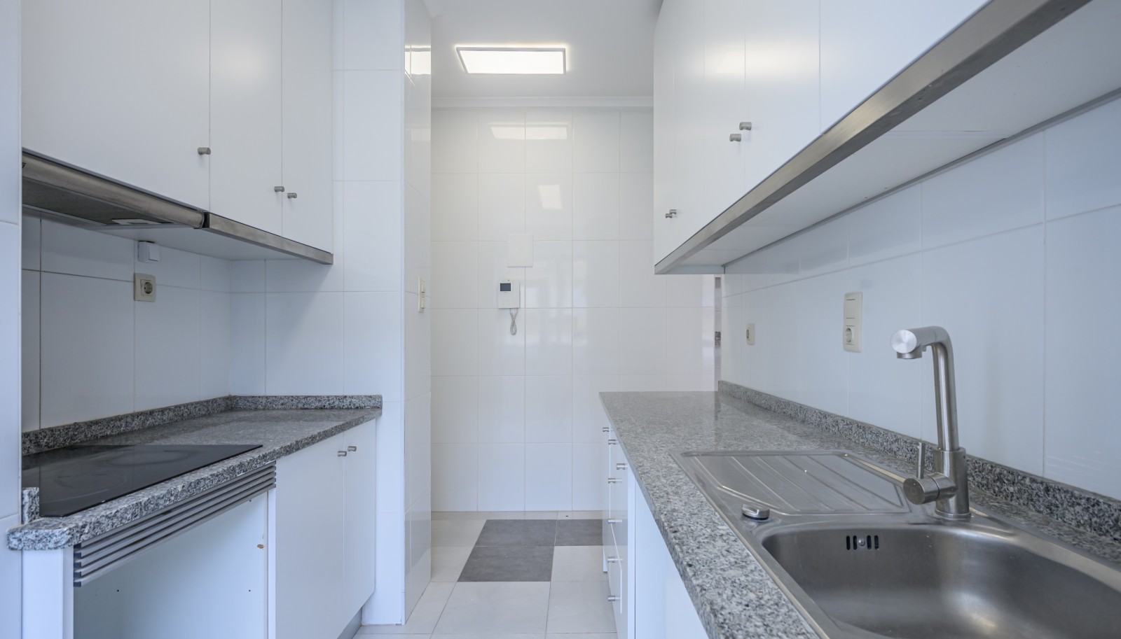 Appartement de 4 chambres à coucher avec balcon, à vendre, à Foco, Porto, Portugal_229831