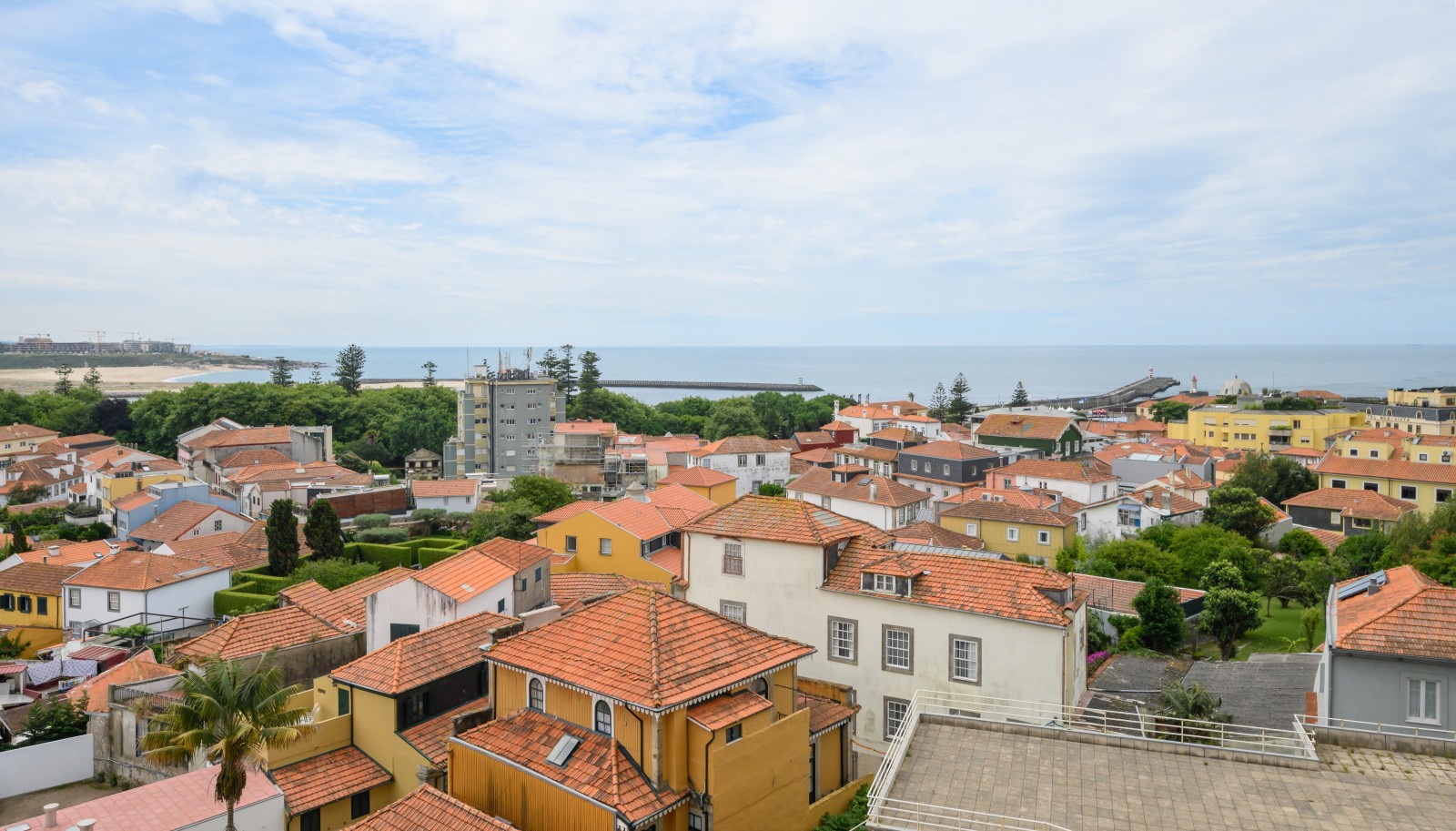 Piso de 4+1 habitaciones con balcón, en venta, en Foz Velha, Porto, Portugal_230246