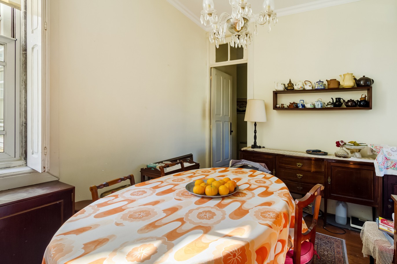 For sale: House of classic moth, to rehabilitate, Porto, Portugal_230297