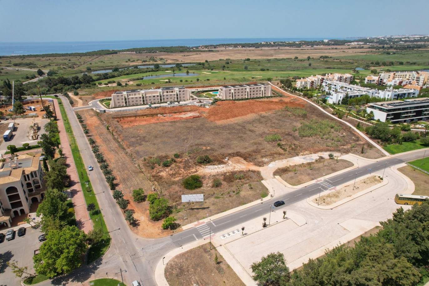 Gran parcela edificable, en venta en Vilamoura, Algarve_230602