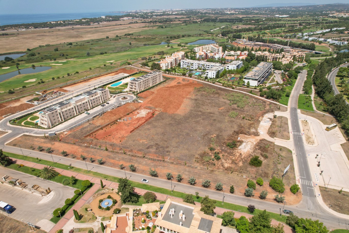 Large plot of land for construction, for sale in Vilamoura, Algarve_230610